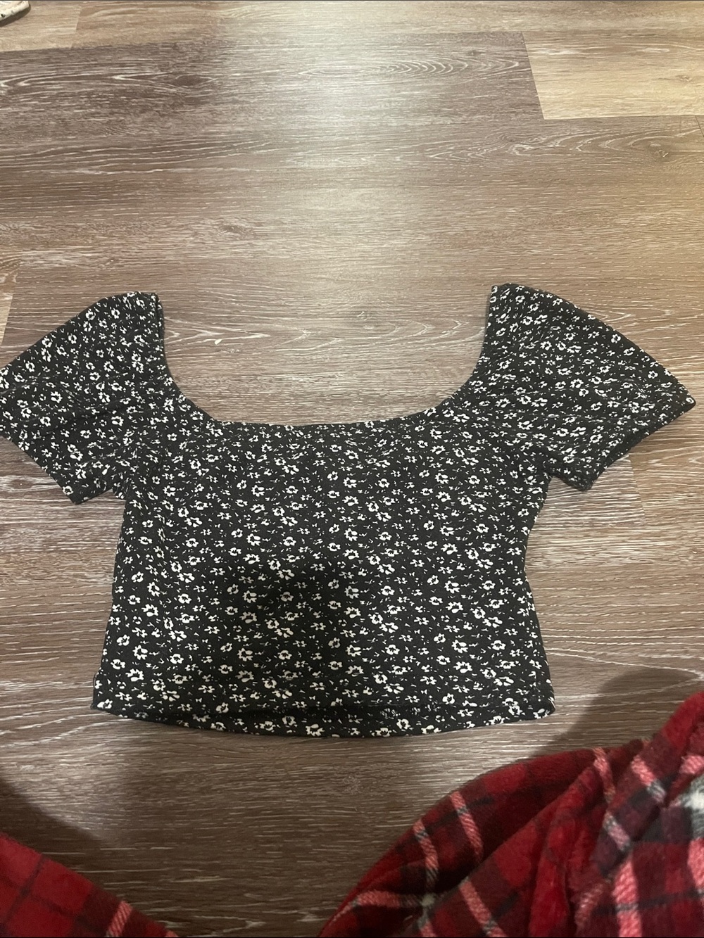 SHEIN Black Floral Square-Neck Crop Top